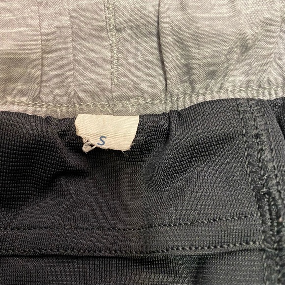 Lululemon Surge Short 7" lined size S - Picture 7 of 9